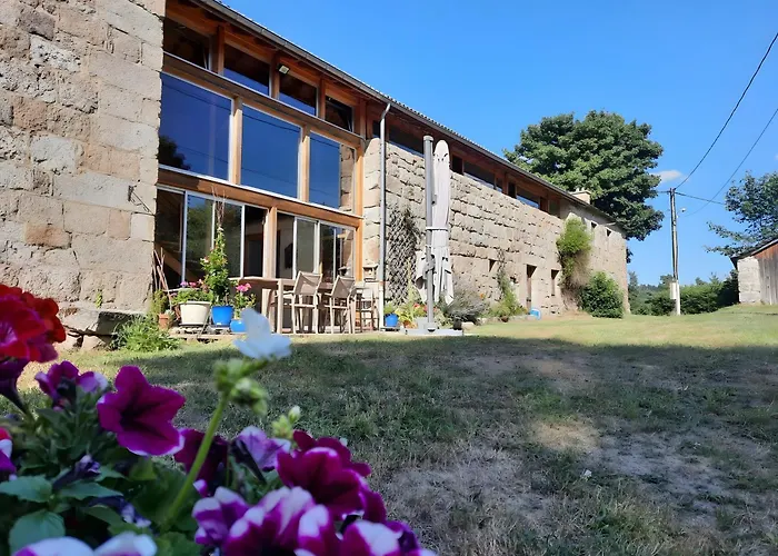 Дом отдыха De Charrey *